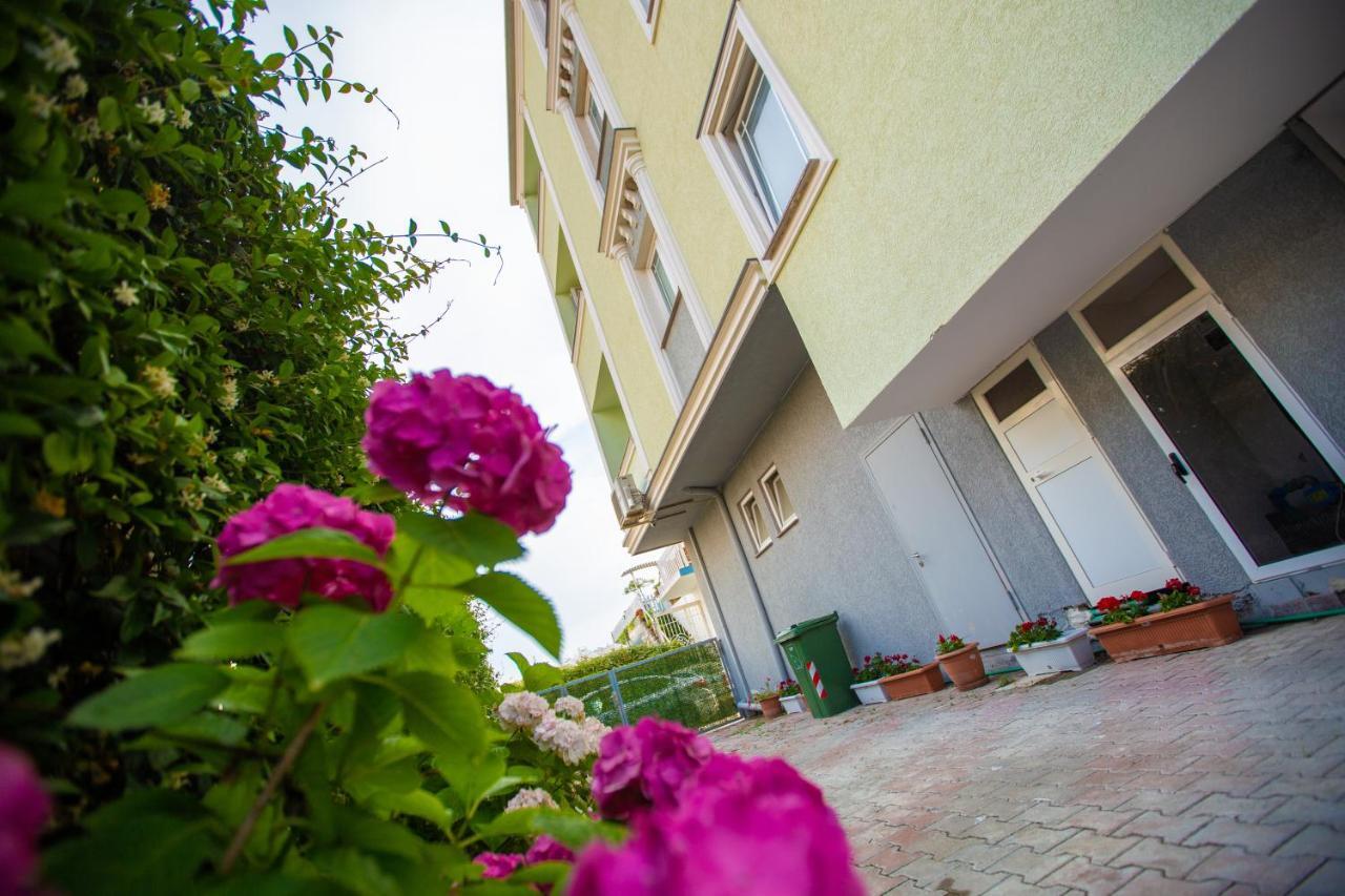 Apartment Velipoja Apartments *